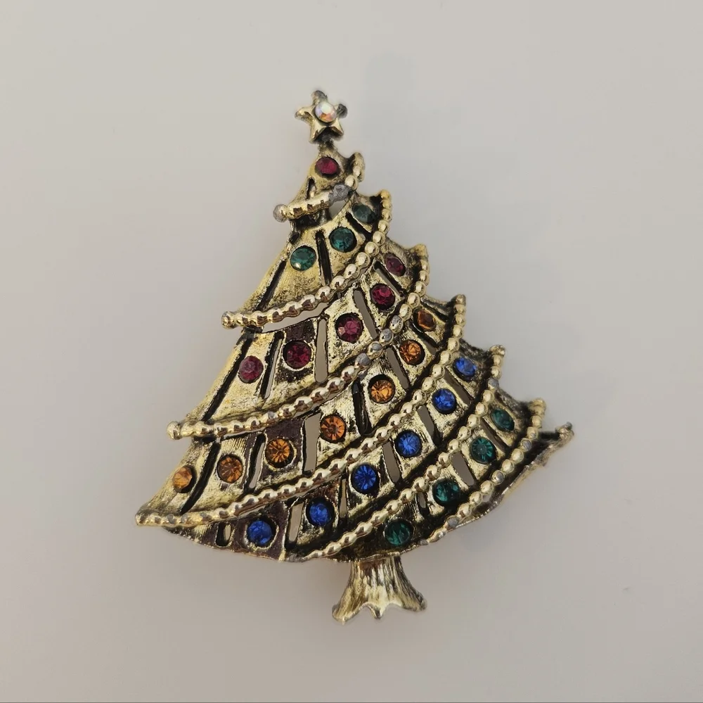 Vintage Christmas tree rhinestone brooch/ pin